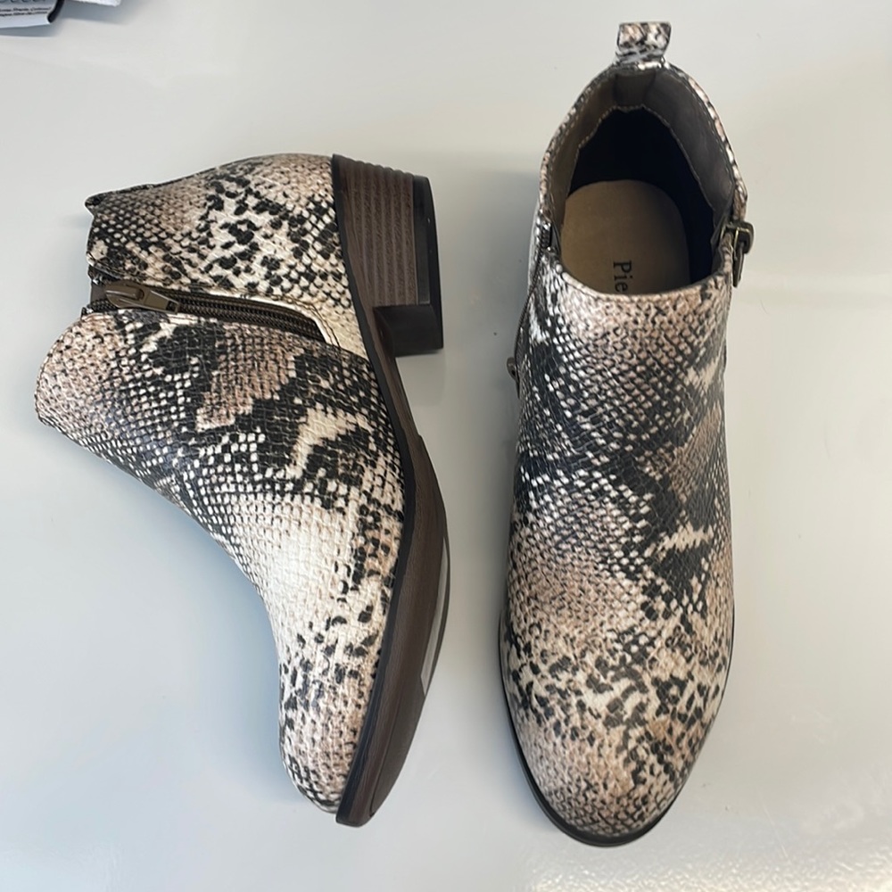 NWOT Pierre Dumas